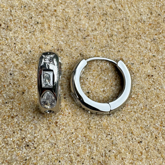 Mixed gem huggie earring in silver 