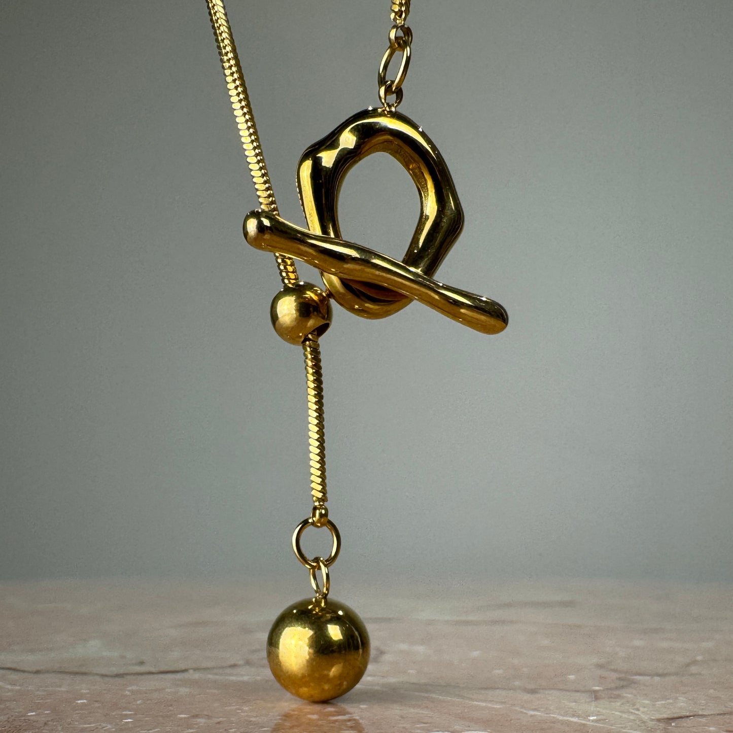 Adjustable Molten T-Bar Snake Chain Pendant in gold