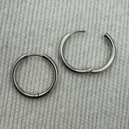 Simple Slim Hoop Huggies