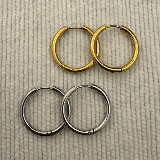 Simple Slim Hoop Huggies