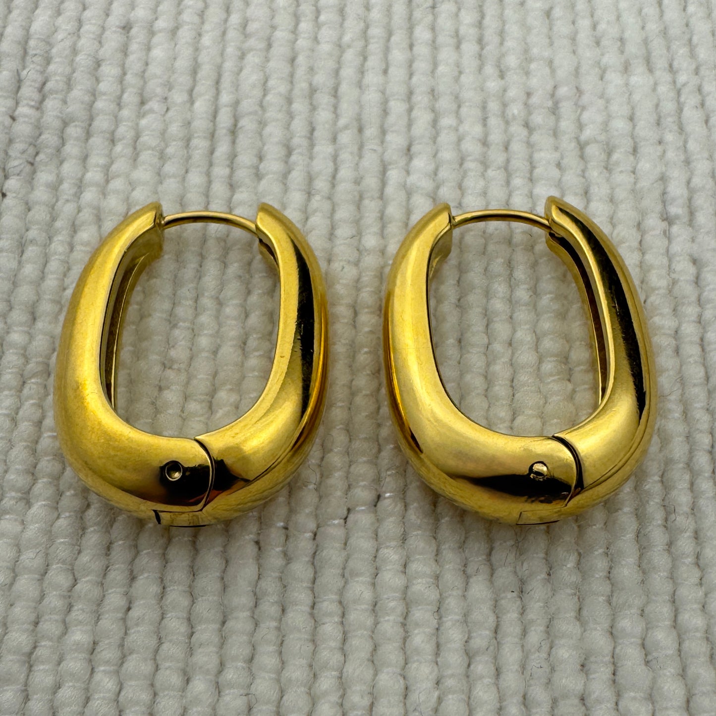 Teardrop Huggies Gold